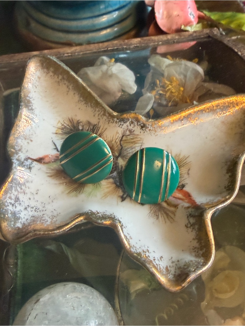 Vintage turquoise & gold tone enameled metal earrings 80's
